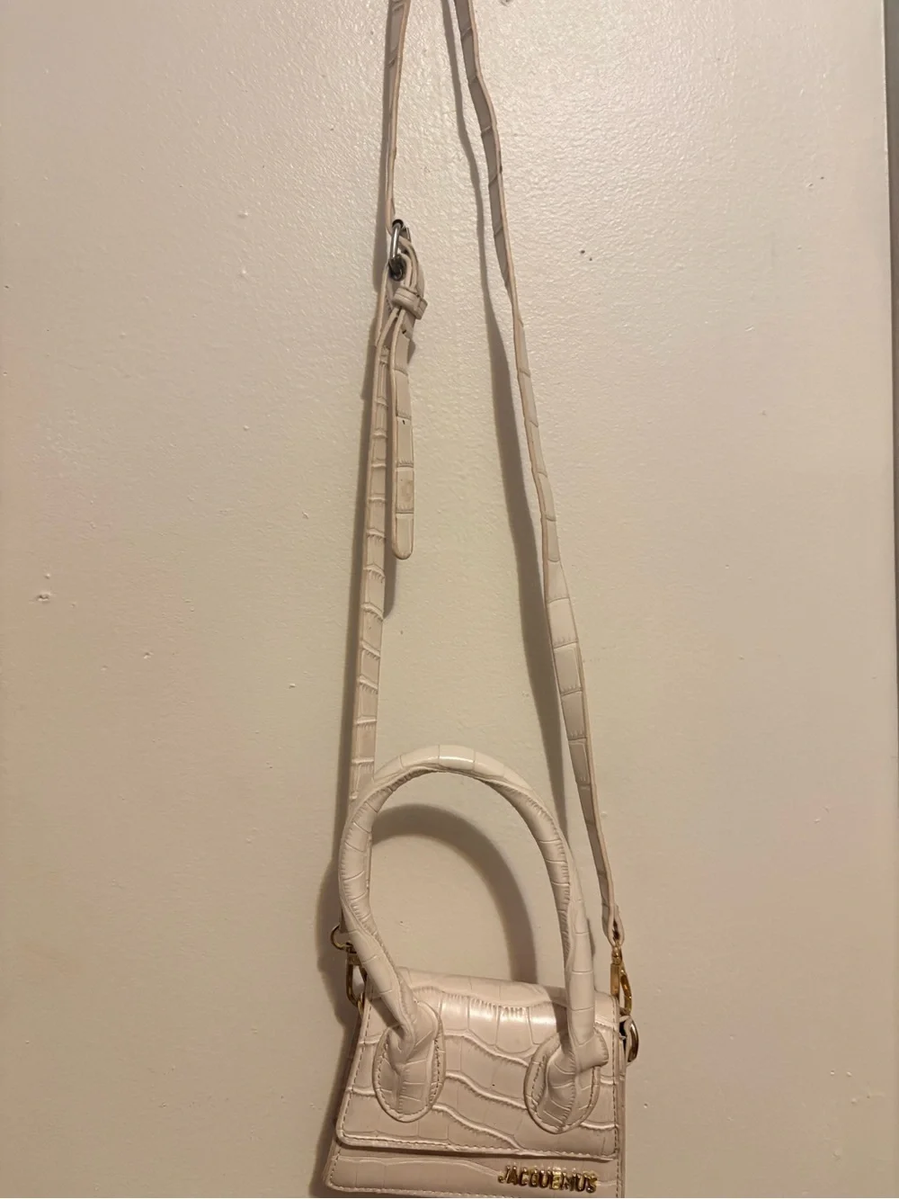 White Croc-Embossed Women’s Shoulder Bag
